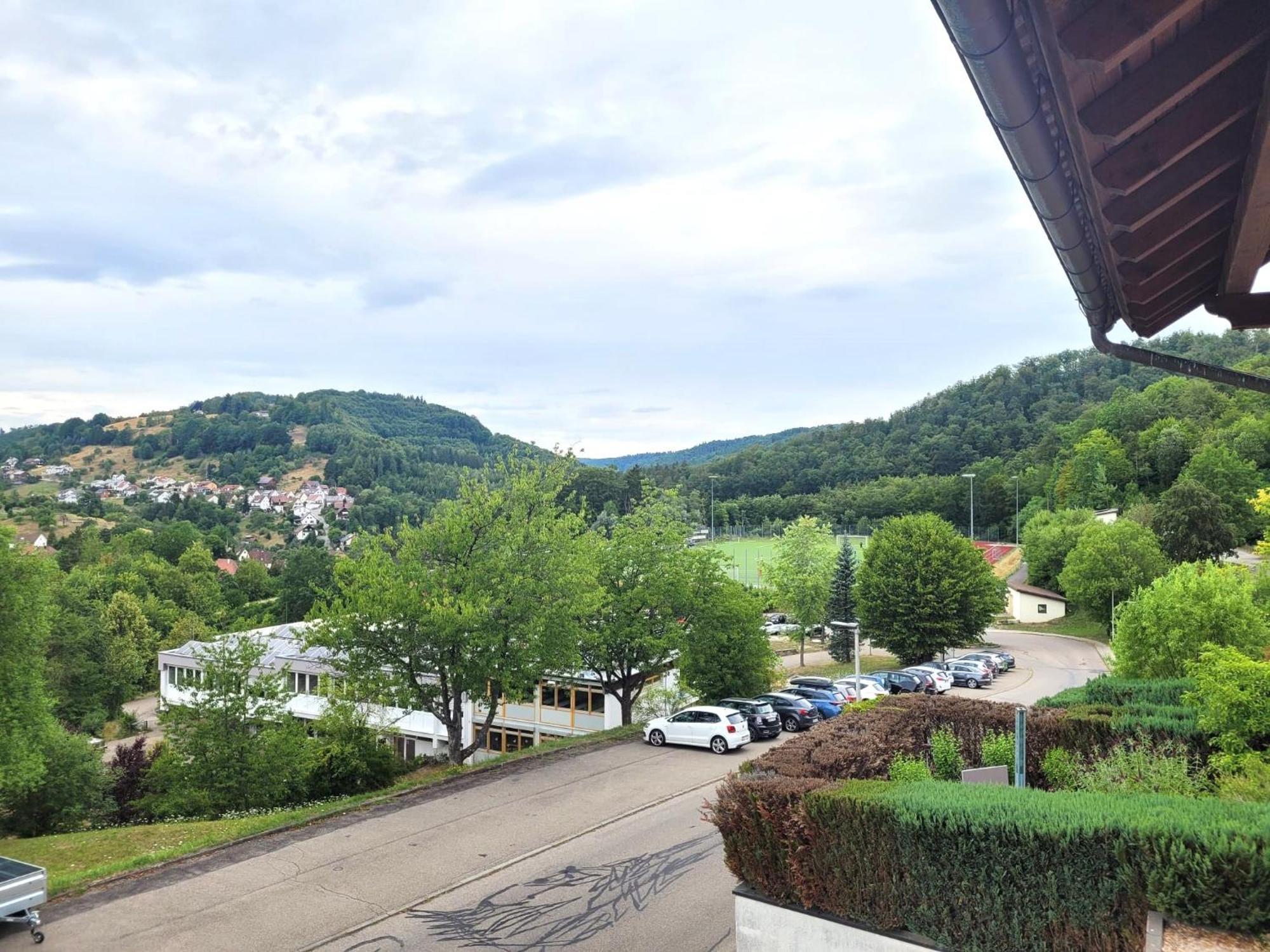 4 Zimmer Geraeumige Und Ruhig Gelegene Ferien- Und Monteurwohnung Nur Fuer Sie Allein Aujvari Vermietungen Spiegelberg 외부 사진