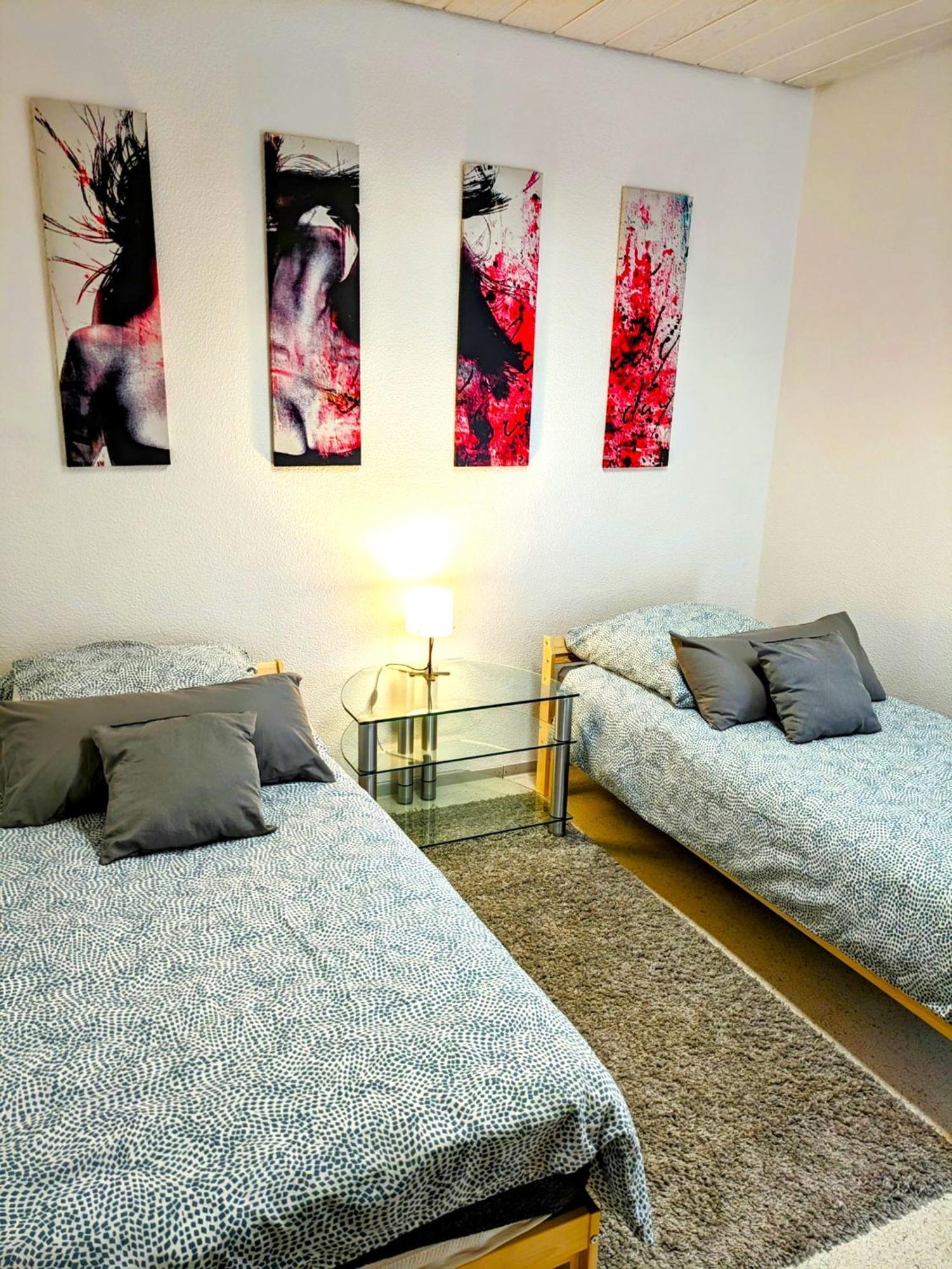 4 Zimmer Geraeumige Und Ruhig Gelegene Ferien- Und Monteurwohnung Nur Fuer Sie Allein Aujvari Vermietungen Spiegelberg 외부 사진